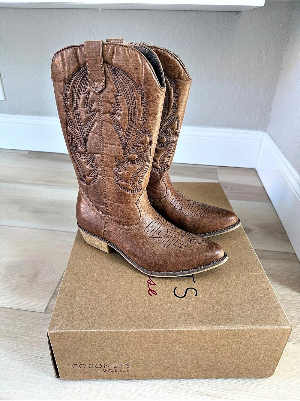 NIB Coconuts by Matisse Gaucho Western Boot Western Boots Brown US 5.5M & 6M
